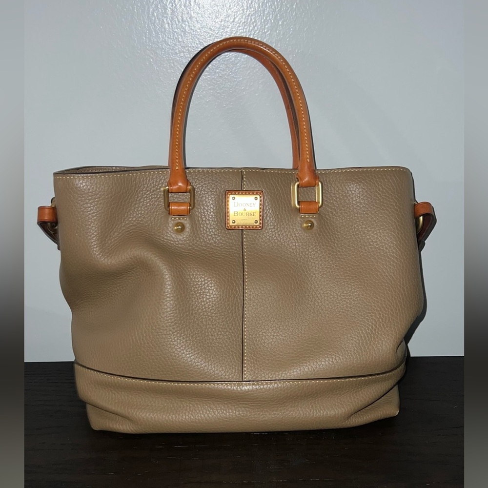 Dooney & Bourke Bag